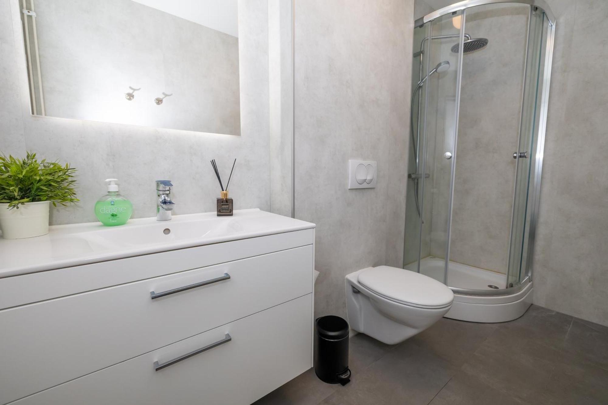 Charming Deluxe Apartment Akureyri Room photo
