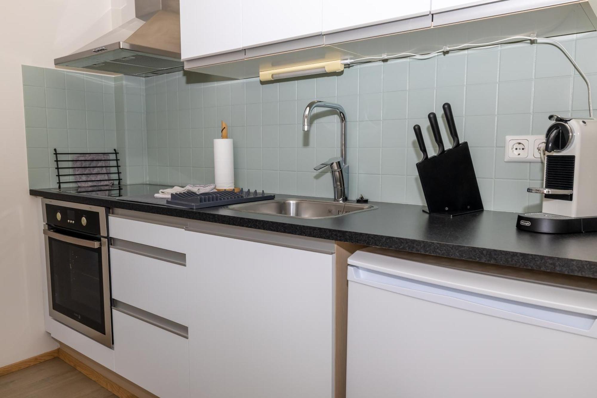 Charming Deluxe Apartment Akureyri Room photo