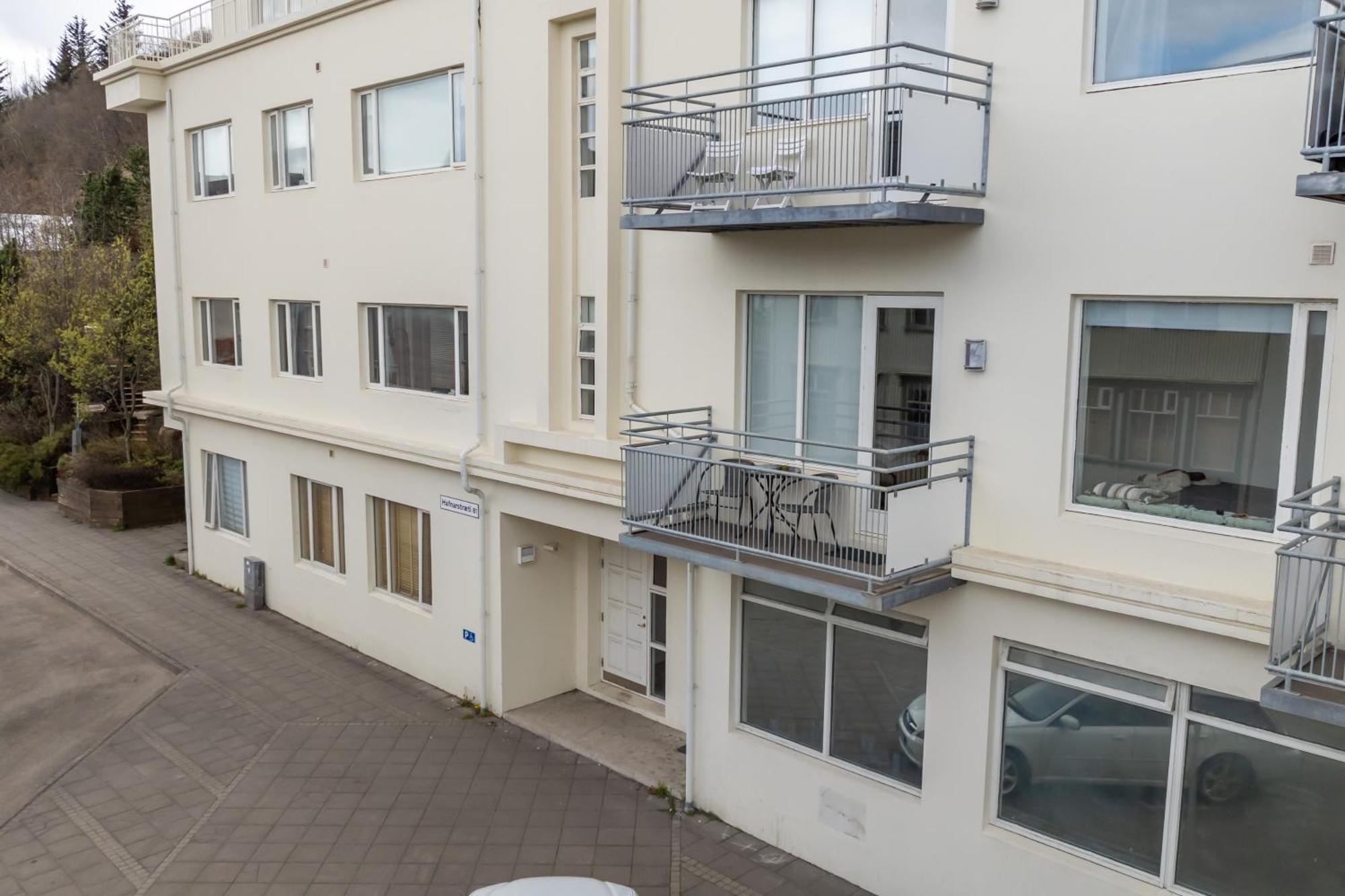 Charming Deluxe Apartment Akureyri Room photo
